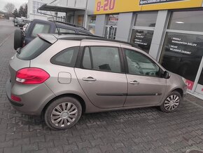 Renault clio - 5