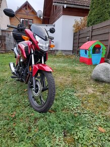 Honda CB125F - 5