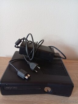 Xbox 360 S - 5