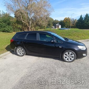 Opel Astra Sports tourer 2011 - 5