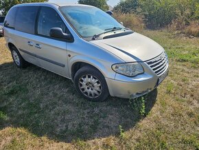 Predám Chrysler Voyager 2,5 crdi ,7 miestne - 5