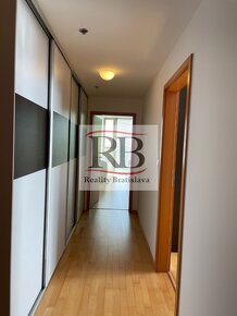 BEZ PROVIZIE Priestranný 3-izbový apartmán vo Vienna Gate v  - 5