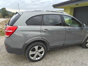 Predám Chevrolet Captiva 2.2D 135kw 6AT 4x4 7 miestne - 5