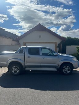 Toyota Hilux 3.0-4D - 5