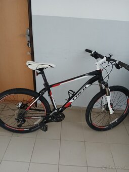 TREK 4900 - 5