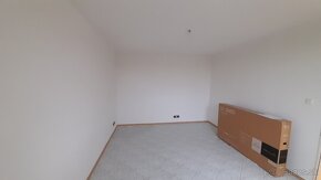 Na predaj 1 izbový byt, 39m2, sídl. P.O. Hviezdosla - 5