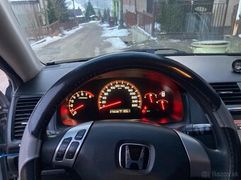 Honda Accord 2.0i 114kW - 5