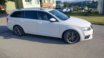 Predám škoda Octavia combi RS TDI DSG - 5