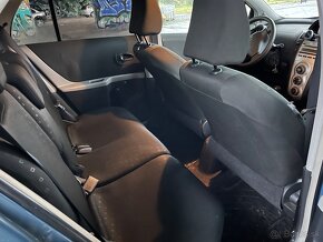 Toyota yaris 1.3 - 5