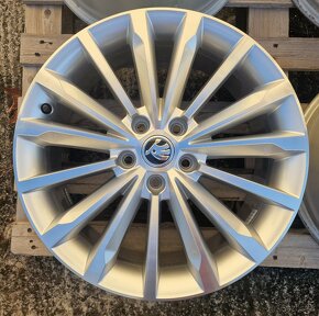 ORIGINÁL ŠKODA KODIAQ HLINÍKOVÉ DISKY 5x112 R18 - 5