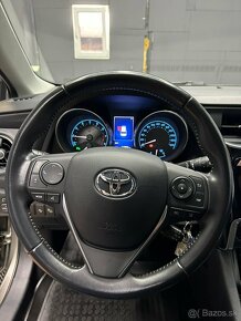 Toyota Auris Sporting touring - 5