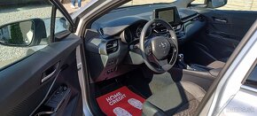 Toyota C-HR 1.8 Hybrid Executive FWD e-CVT REZERVOVANÉ - 5