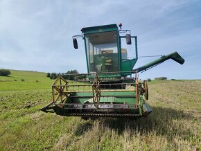 Predám kombajn John Deere 330 - 5