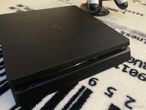 PS4 SLIM 500 gb + 3 ovládače, - 5