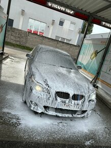 BMW E60 550i 370k V8 - 5