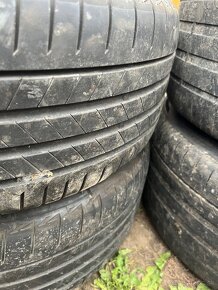 Predam kolesa dvojrozmer 225/40r18 a 265/35r18 - 5