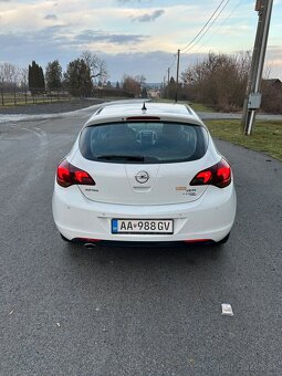 Opel Astra J 2.0 Cdti 118kw r.v 2011 - 5