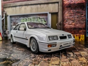 Ford Sierra Cosworth 1:18 Autoart - 5