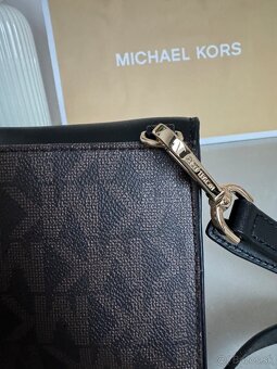 Michael Kors crossbody kabelka - 5