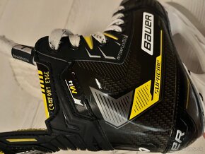 BAUER SUPREME M4 SUPER STAV VEĽKOSŤ 33,5 - 5