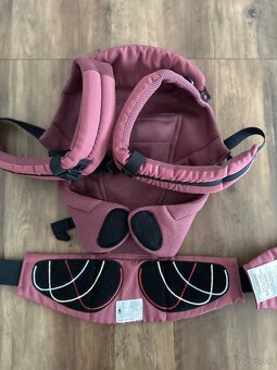 Detsky nosic ErgoBaby Adapt Cool Air - Plum - 5