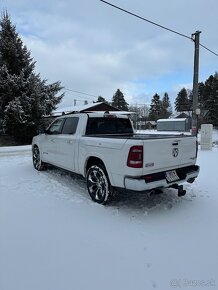 Dodge RAM1500 5,7 Hemi benzín/plyn - 5