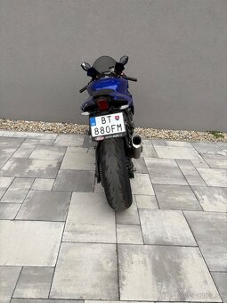 Yamaha R1 - 5