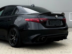 Alfa Romeo Giulia 2.9 Twin Turbo V6 510 AT QV - 5