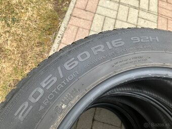 Predám 4 x zimné pneu Nokian 205/60 R16 - 5