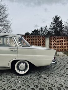 Mercedes-Benz 230S W111 Heckflosse - 5