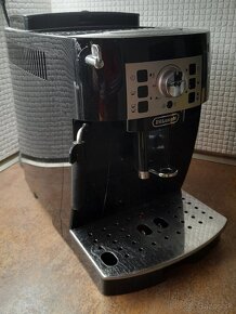 DeLonghi Magnifica S Automatický kávovar
 - 5