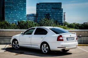 Škoda Octavia 2.0 TDI CR DPF RS DSG - 5