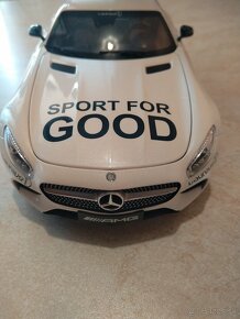 Predám Mercedes AMG  GT 1:18 - 5