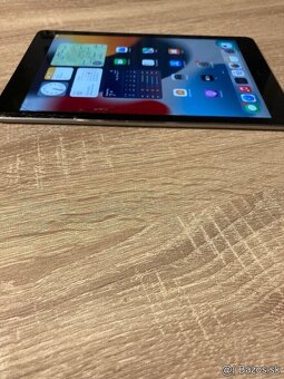 9.7” tablet iPad Air 2 / 16GB Space Gray prasknutý displej - 5