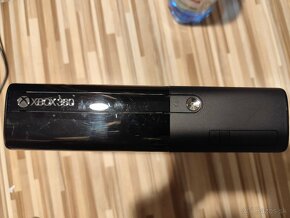 Xbox 360 E - 5