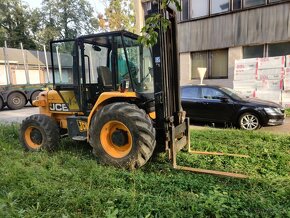 Vysokozdvižný terénní vozík JCB 930 - 5