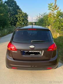 Predám Kia Venga 1.4 benzin 66kw - 5