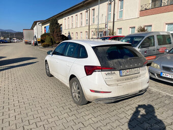 Škoda Scala malo poškodená - 5