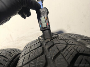 215/70 R16 Zimné pneumatiky Pirelli Scorpion Winter 4 kusy - 5