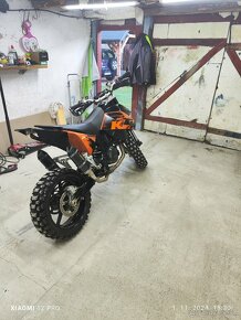 KTM 690SM LC4 - 5