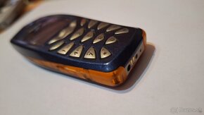 Nokia 3510i s nabijackou - 5