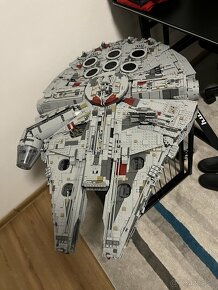 LEGO Star Wars Millennuim Falcon 75192 - 5