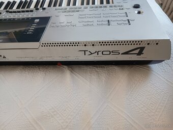 profesionalny keyboard YAMAHA TYROS 4 - 5