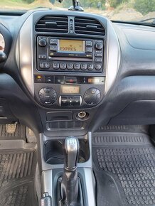 Predam auto Toyota RAV4 - 5