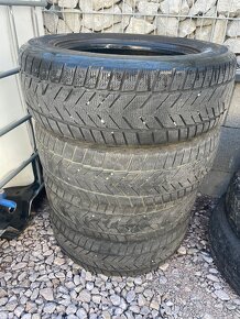 Predam zimne pneumatiky Vredestein 215/60R16 - 5