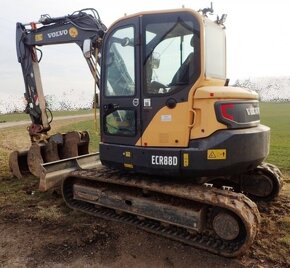 8.8t bagr 4lopaty Volvo ECR88D pásák - 5