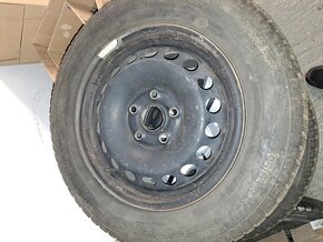 Pneu 195/65 R15 s diskami a puklicami - 5