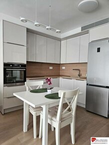 Prenájom 2 izbový byt, Skypark, Továrenská ul, 55 m2, Staré  - 5