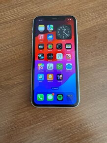 Predám iPhone 11 64GB - 5