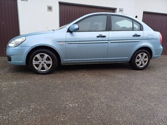 Hyundai Accent 1,4i, najazd. 82 000 Km, rok 2010 - 5